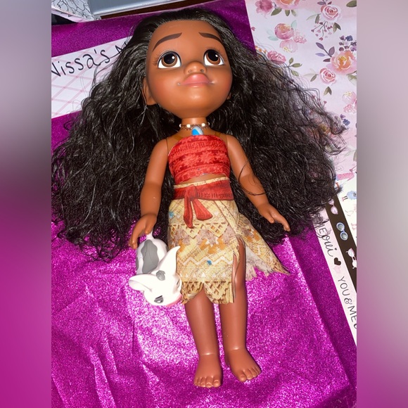 Moana 18inch Doll with complete outfit & Pua - Picture 4 of 6